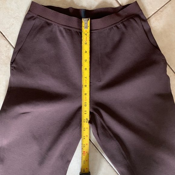 Lululemon Lab Esker joggers in dark cedar/black. Size 6. Worn once. - Picture 12 of 13